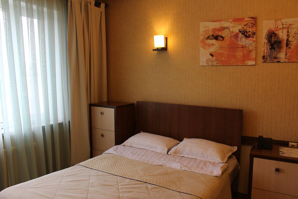 Delphin Guest House Bishkek Camera foto